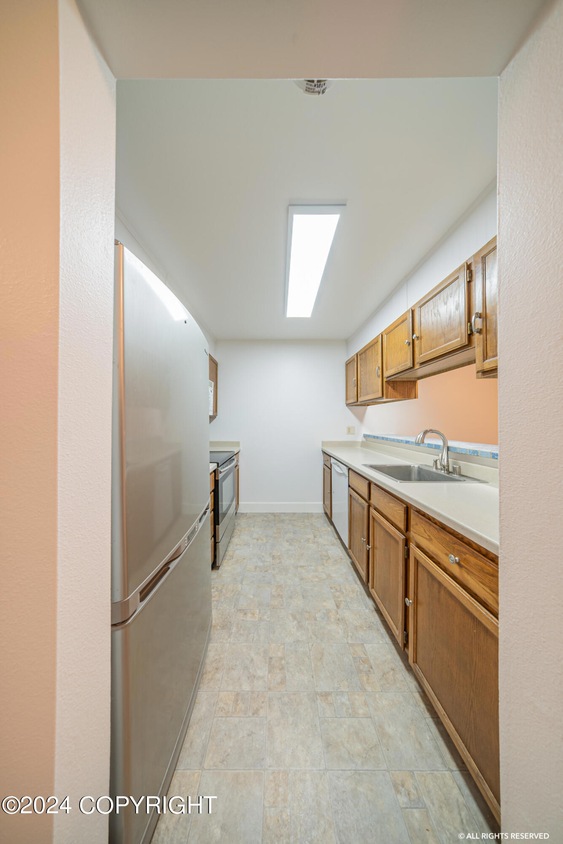 1640 Eastridge Dr Unit 102, Anchorage, AK 99501 MLS 243099