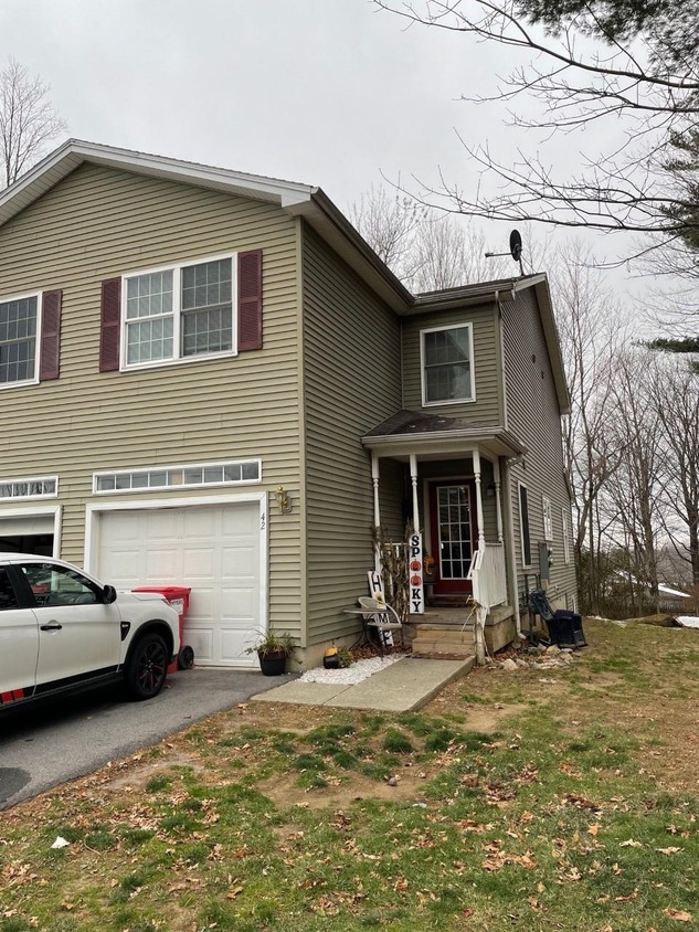 42 Aurora Ln, Milton, VT 05468