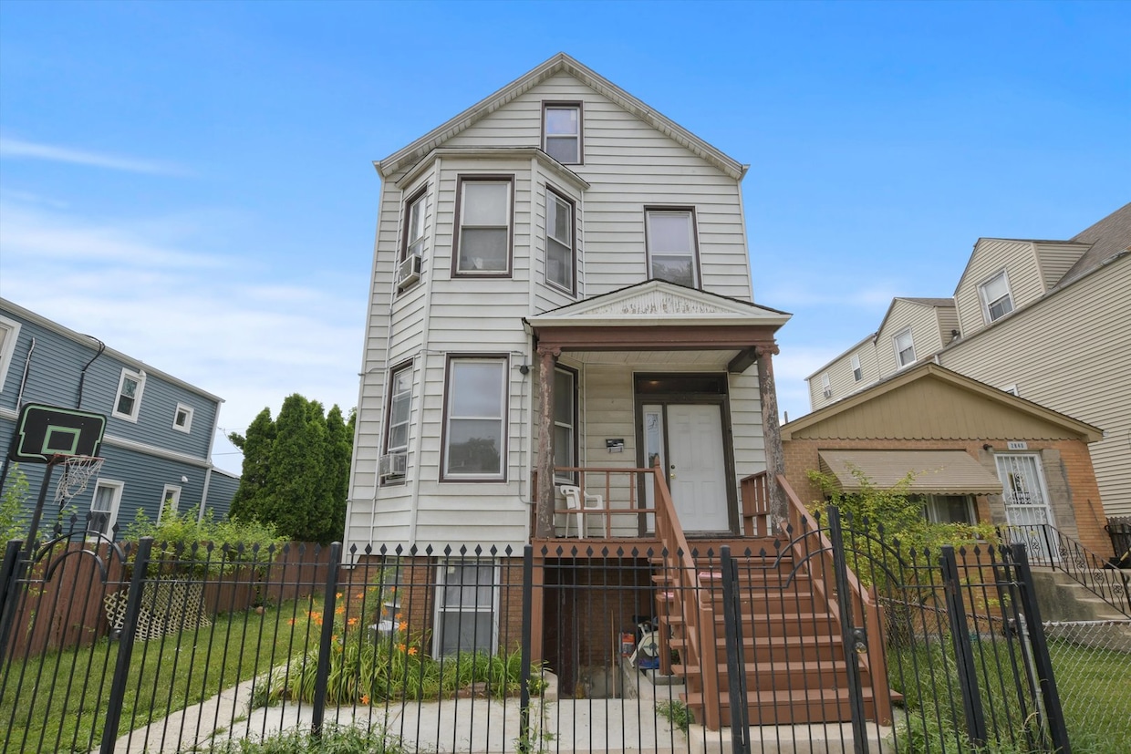 Chicago IL Multi-Family Homes & Duplexes for Sale - Homes.com