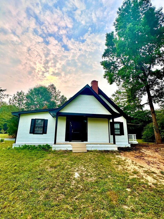 828 Terry White Rd, Aragon, GA 30104