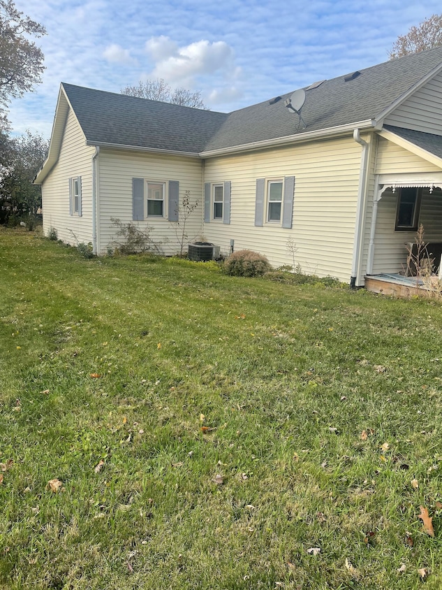 210 Church St, Lizton, IN 46149 MLS MBR21951717