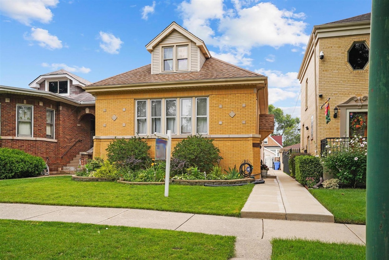 Eva Cuper | Real Estate Agent in Chicago, IL - Homes.com