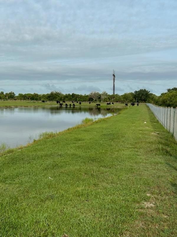 8904 Carlton Rd, Port Saint Lucie, FL 34987 MLS R10914120