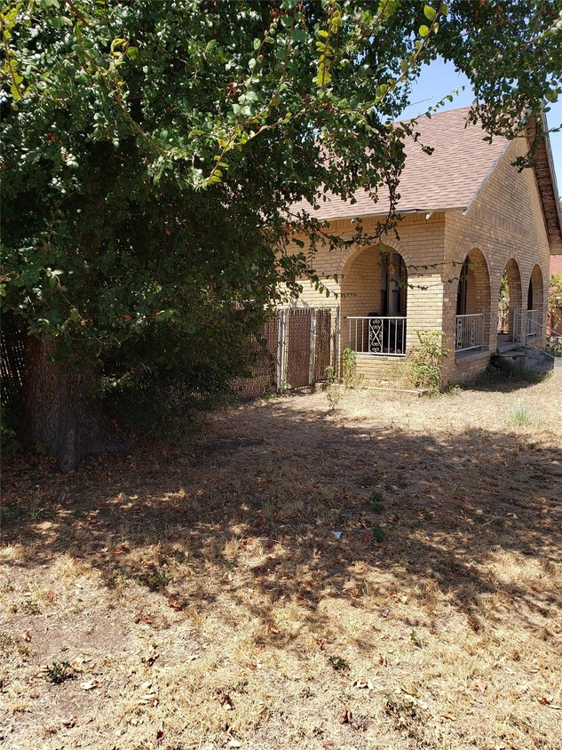 132 W Reynosa Ave, de Leon, TX 76444 MLS 20398571