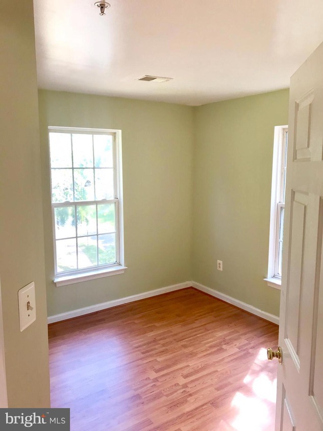 9600 Woodview Dr, Bowie, MD 20721 MLS MDPG2099576