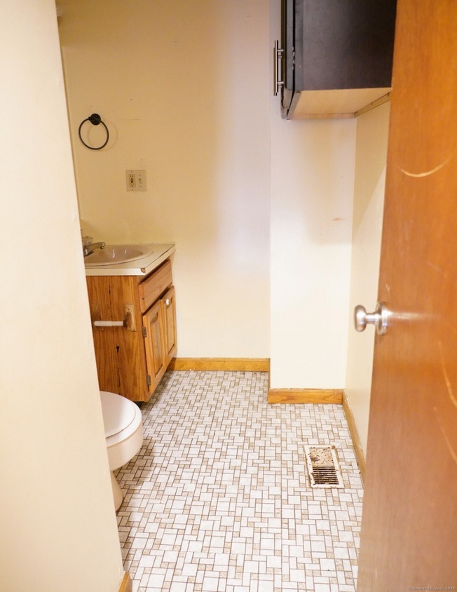 769 Sylvan Ave Unit 9, Bridgeport, CT 06606 MLS 24003868