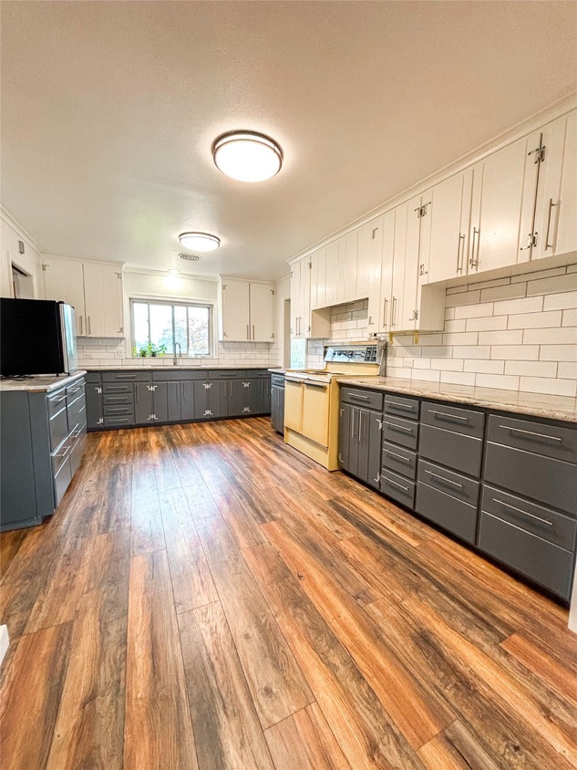 1328 Montezuma St, Columbus, TX 78934 MLS 80770656