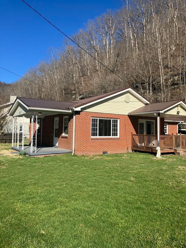 120 Mccoy St, Evarts, KY 40828 MLS 24002890