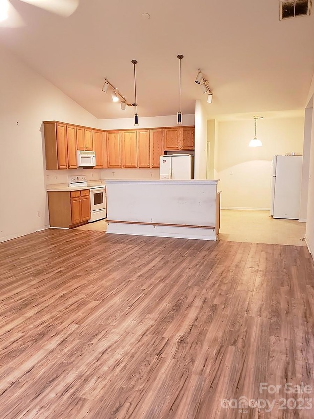 4509 Glenlea Commons Dr, Charlotte, NC 28216 MLS CAR4098777