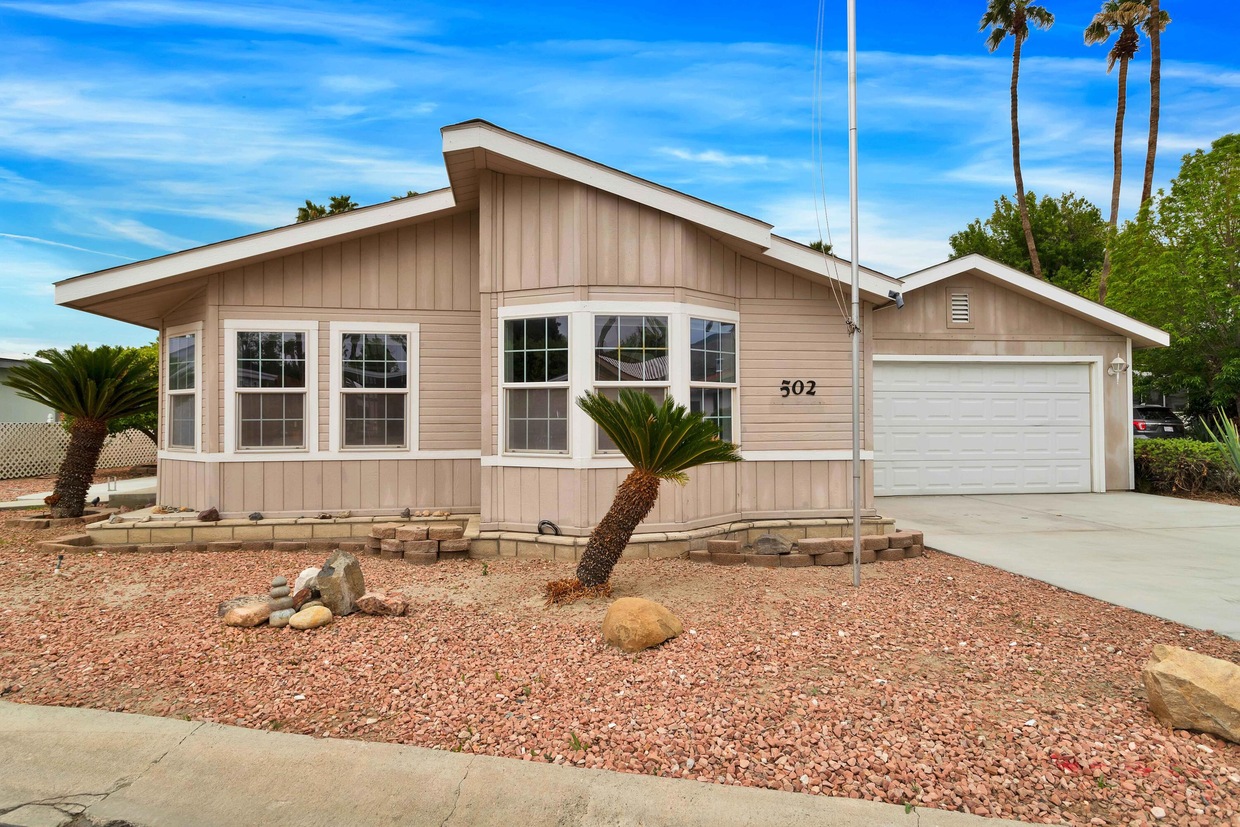 Date Palm Country Club, Cathedral City Mobile Homes for Sale 