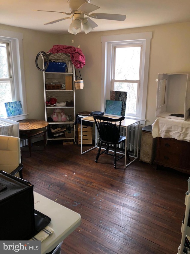 647 Convent Rd, Aston, PA 19014 MLS PADE2061538