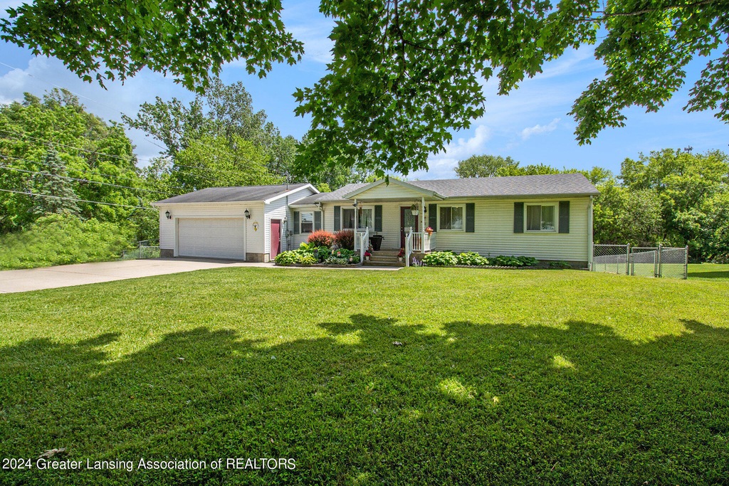 401 W Grand River Rd, Laingsburg, MI 48848