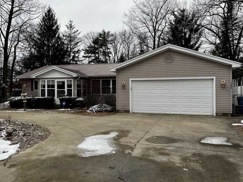 103 Hardwood Ave, Houghton Lake, MI 48629 - Recently Sold