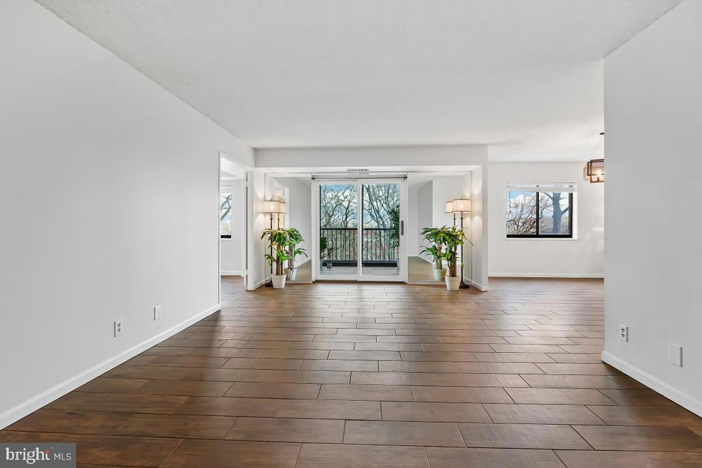 5901 Mount Eagle Dr Unit 206, Alexandria, VA 22303 MLS VAFX2167964