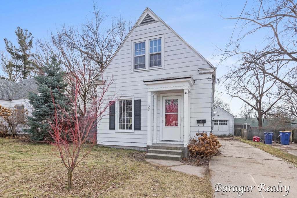 132 Graceland St NE, Grand Rapids, MI 49505 MLS 24006404