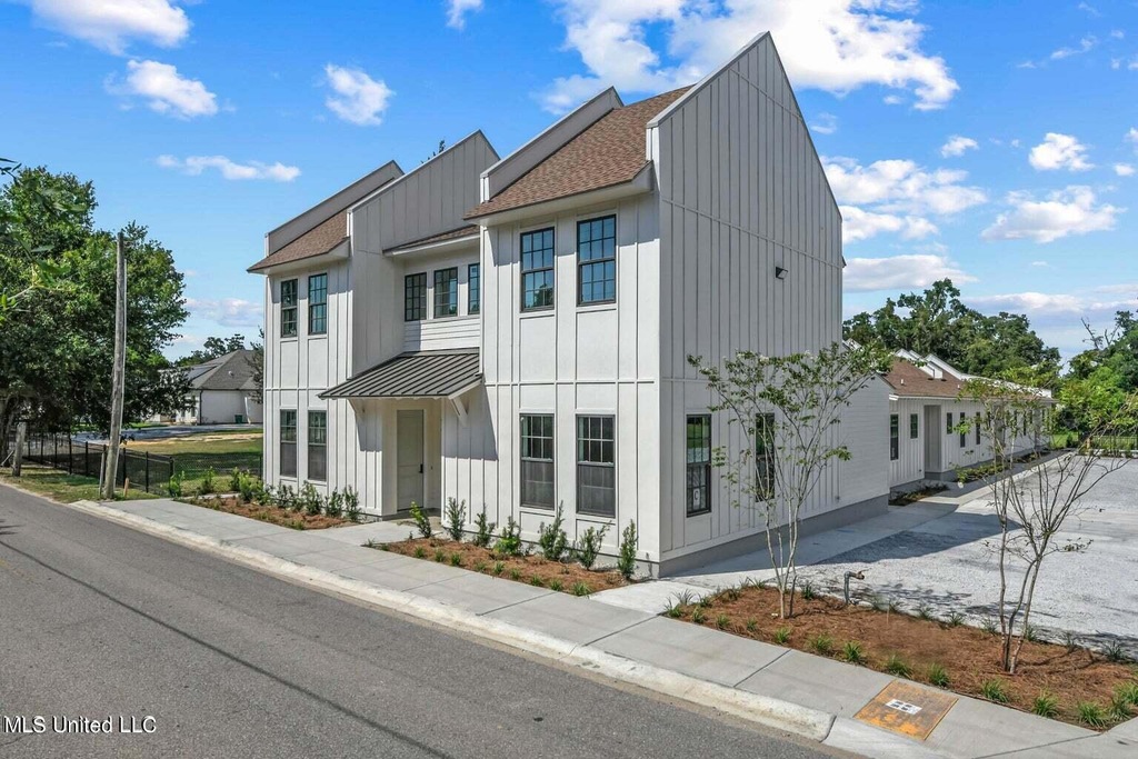 115 Menge Ave, Pass Christian, MS 39571 MLS 4084319