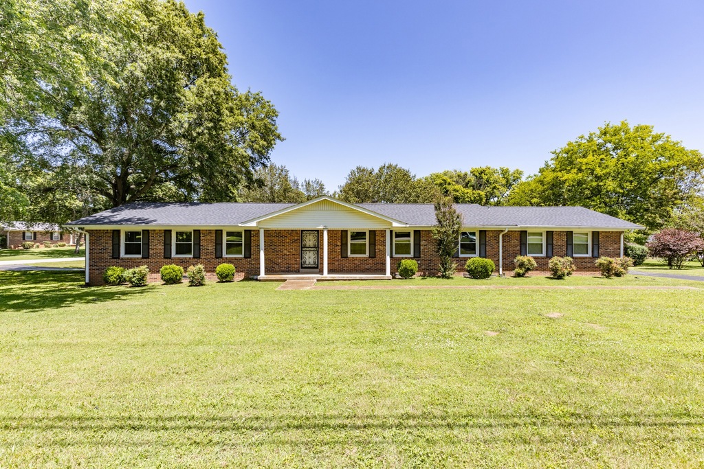 301 Sunnyside Ln, Columbia, TN 38401 | Homes.com