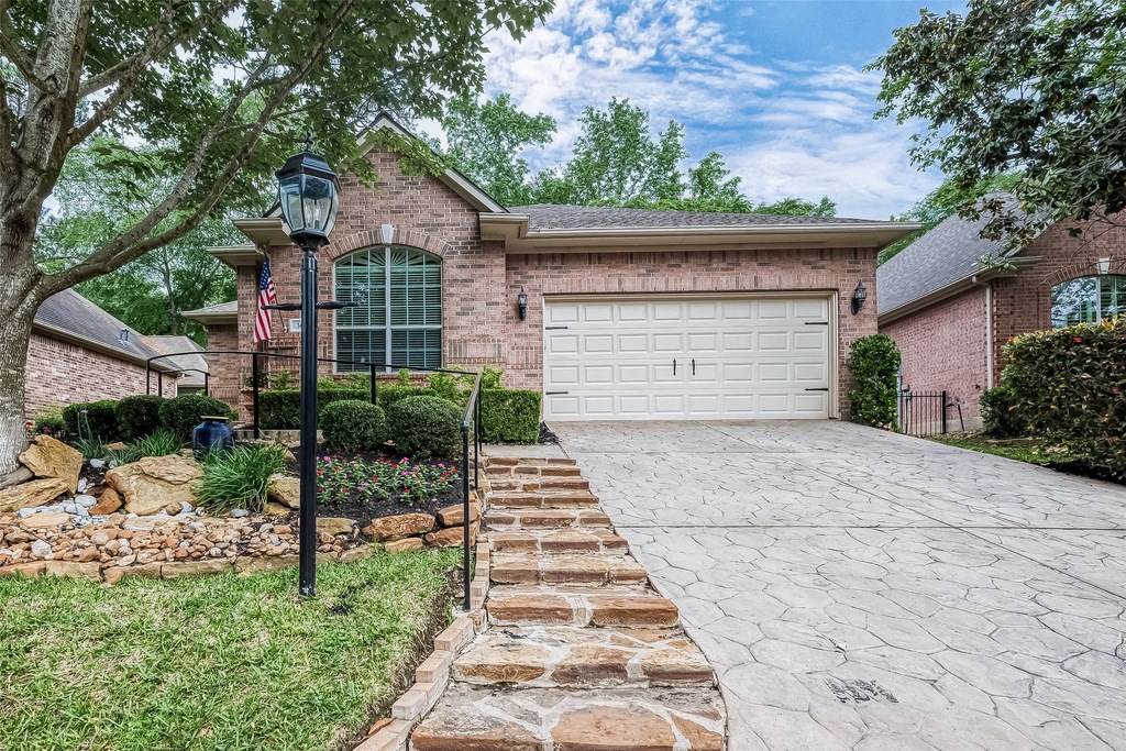 302 Creekwood W, Montgomery, TX 77356 | MLS# 2376693 | Homes.com