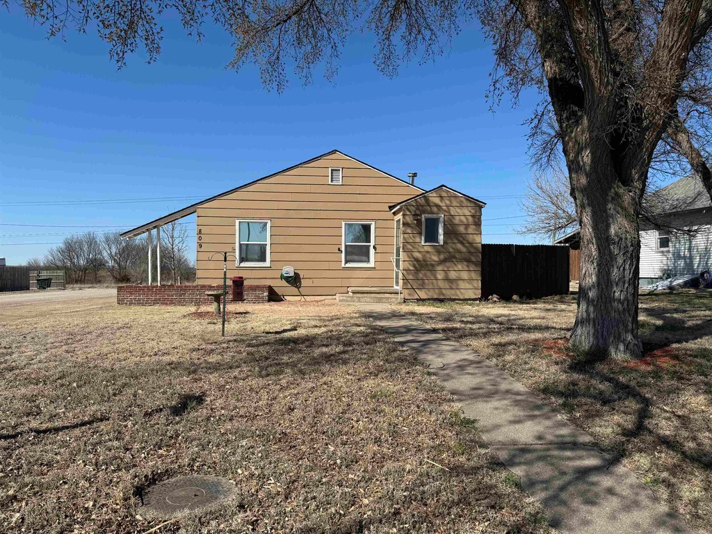 Sold 809 Atkin St, Jetmore, KS 67854 | Homes.com