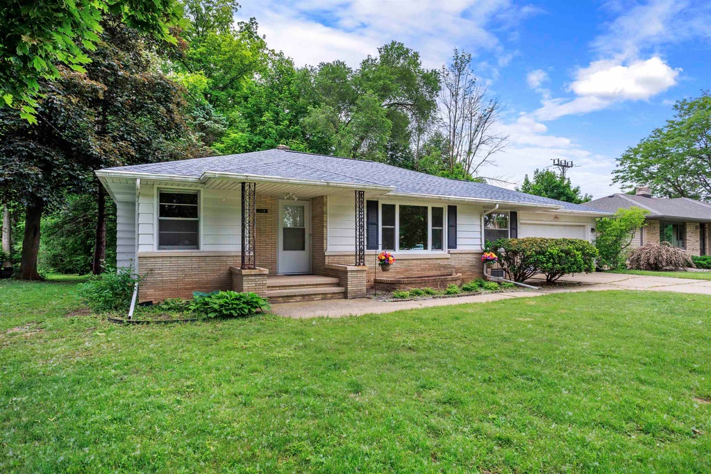 951 E Glendale Ave, Appleton, WI 54911 MLS 50292328