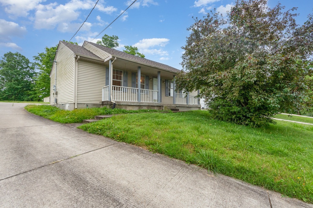 2702 Bell St, Ashland City, TN 37015 MLS RTC2658852