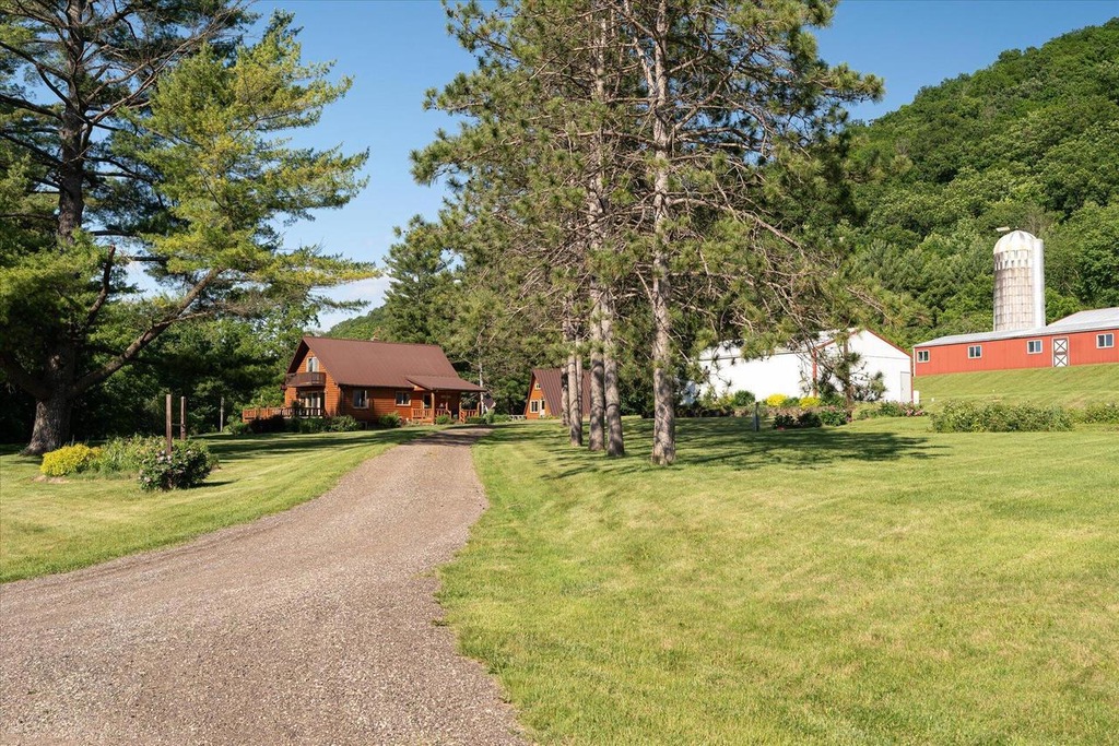 S8114 Day Creek Rd, Readstown, WI 54652 MLS 1879638