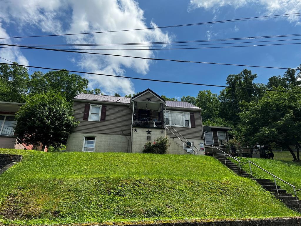 612 Circle Dr, Mullens, WV 25882 MLS 87020