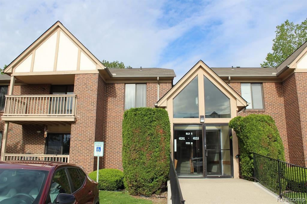 45201 Fryer Dr Unit 35, MI 48044 MLS 20240031031