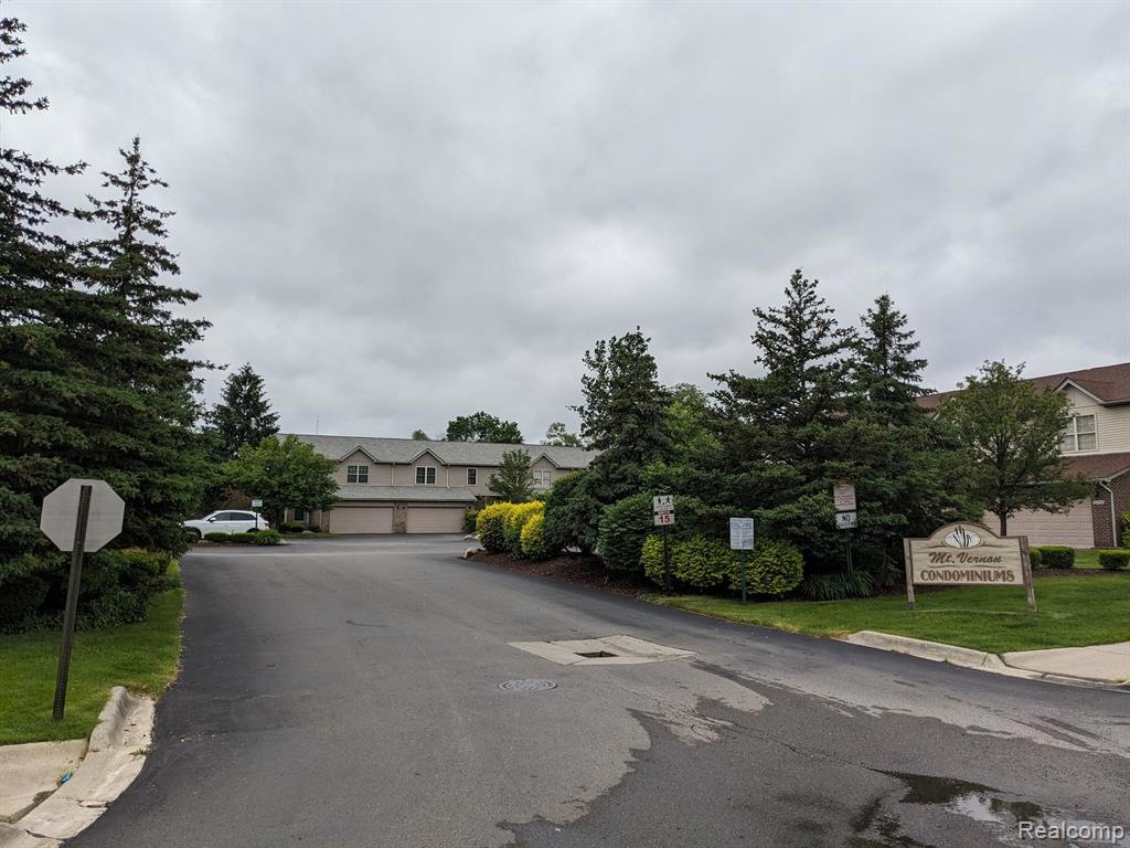 24121 Lathrup Blvd Unit 34, Southfield, MI 48075 MLS 20240018585