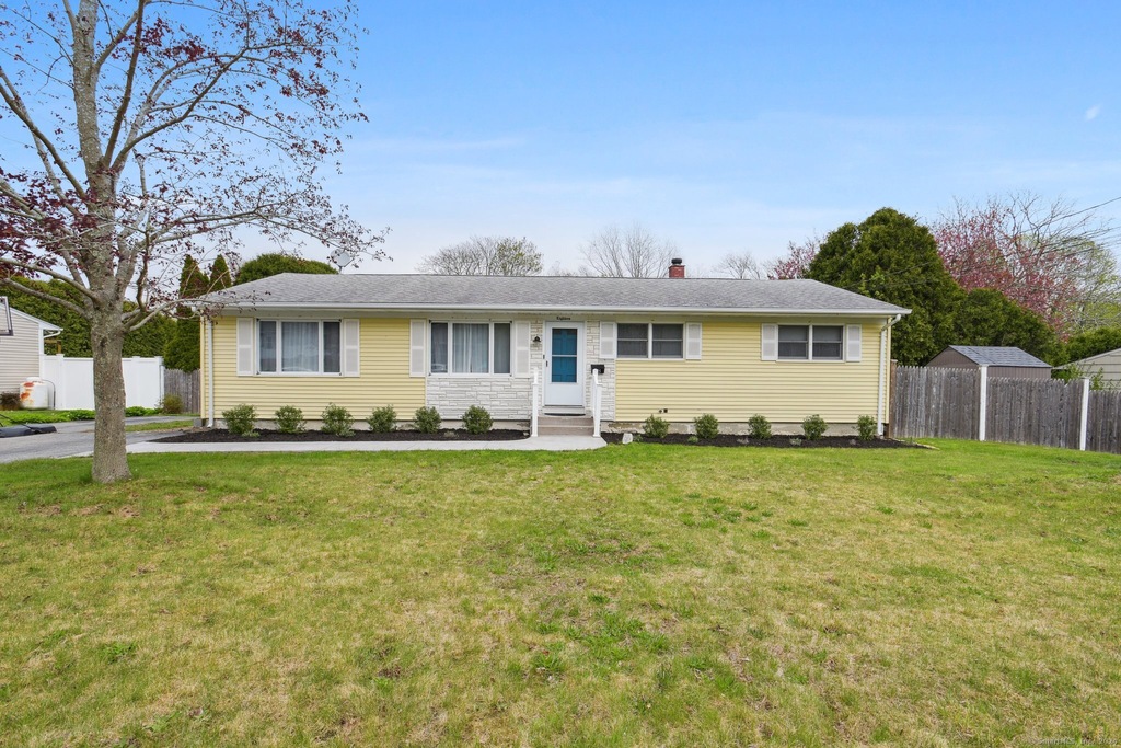 18 Indigo St, Mystic, CT 06355 MLS 24013552