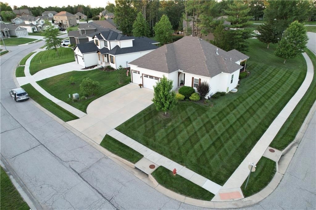 801 S 155th Terrace, Basehor, KS 66012 MLS HMS2492584