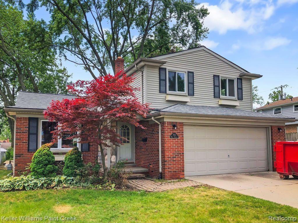 755 W Elmwood Ave, Clawson, MI 48017