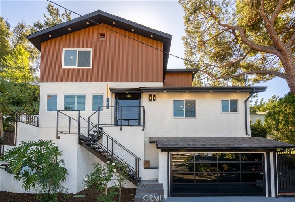 Luminous Scandinavian Modern Residence in Glassell Park