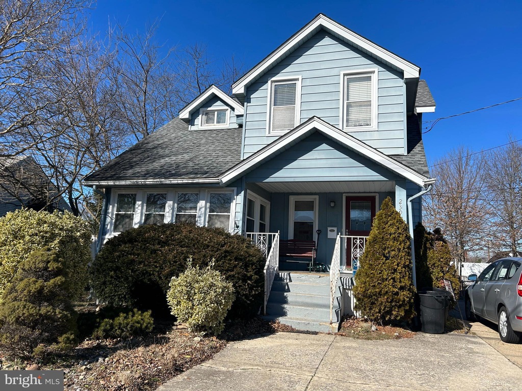 239 W Evesham Rd, Runnemede, NJ 08078 MLS NJCD2062440