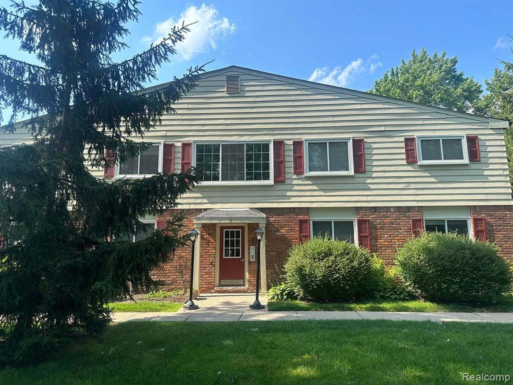 731 W Maple Rd Unit 21, Clawson, MI 48017