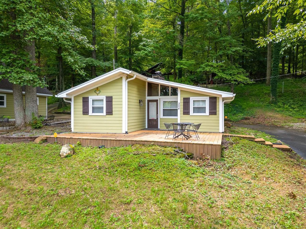 304 Wilson Rd, Lewisburg, KY 42256 | MLS# RA20244188 | Homes.com