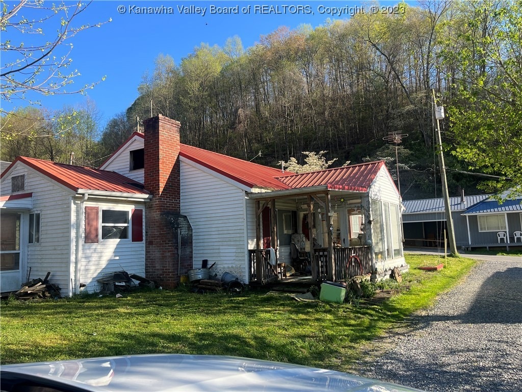 39 Madison St, Chapmanville, WV 25508 For Sale
