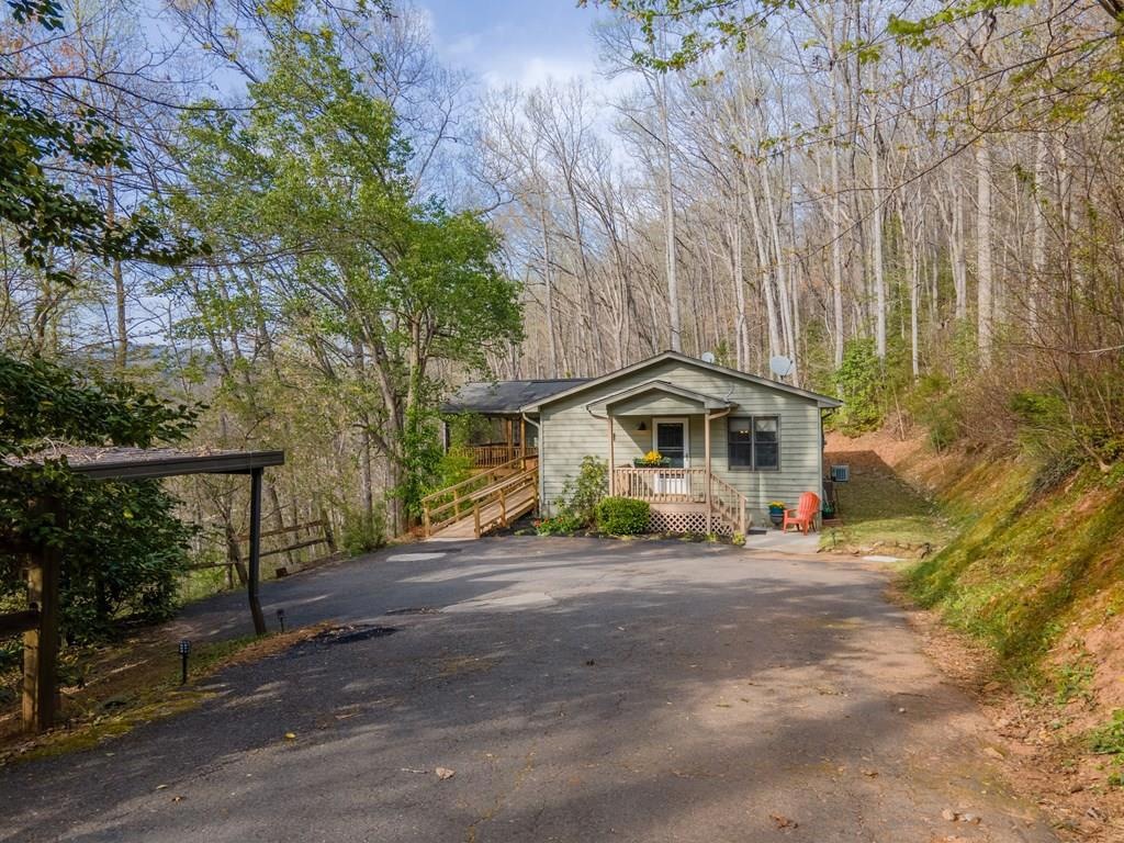 642 Franklin Farm Rd, Franklin, NC 28734 | MLS# 26036326 | Homes.com