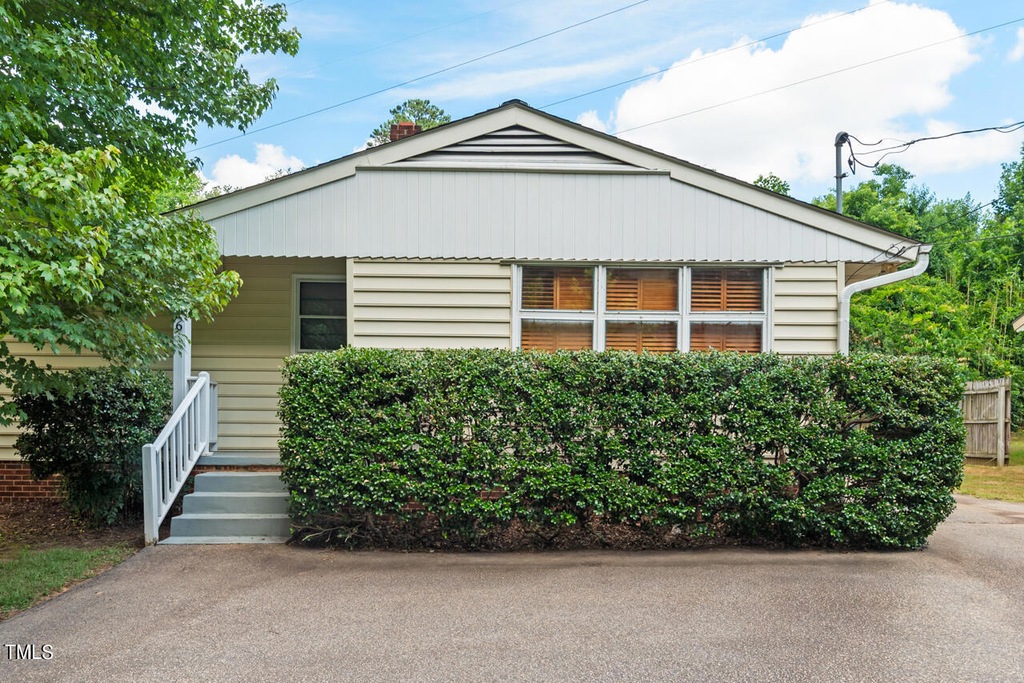 916 Dixie Trail, Raleigh, NC 27607 MLS 10031521