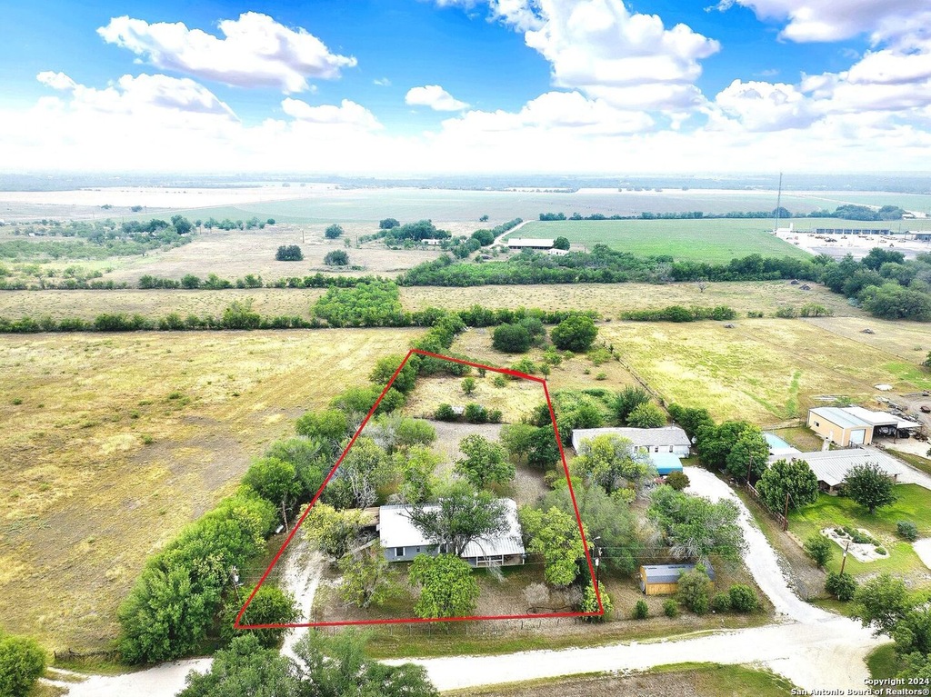 For Sale 112 County Road 440, Hondo, TX 78861