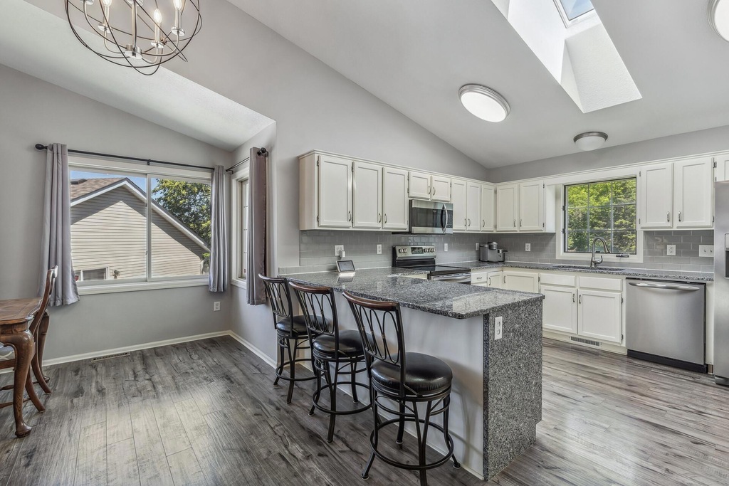 804 Wescott Square, Saint Paul, MN 55123 MLS NST6528043