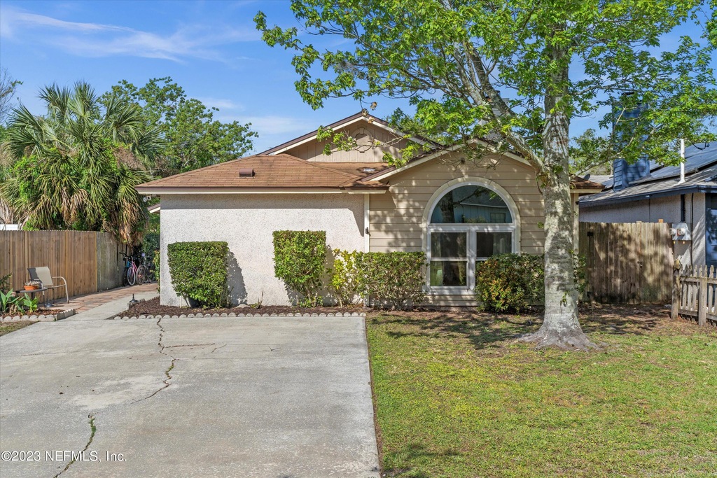 800 Hibiscus St, Atlantic Beach, FL 32233 For Sale