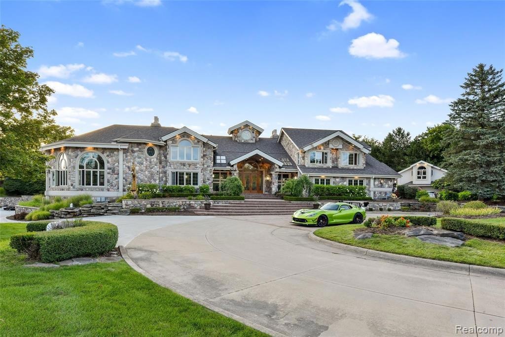 5760 Winkler Mill Rd, Rochester Hills, MI 48306 MLS 2220018077