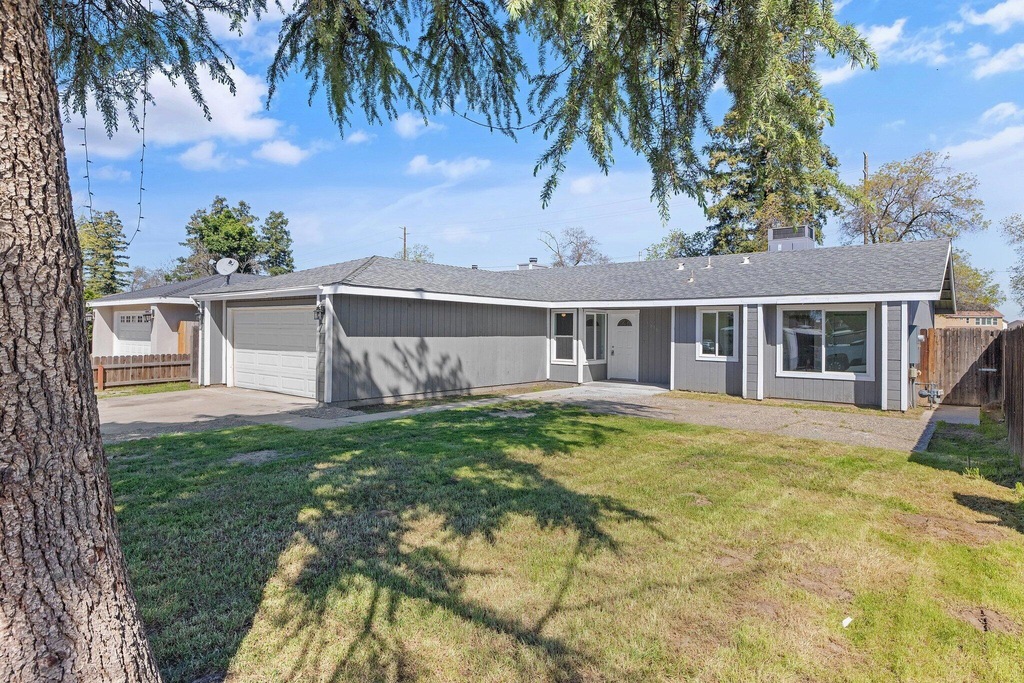 1810 W Lark Ave, Visalia, CA 93291 MLS 228490