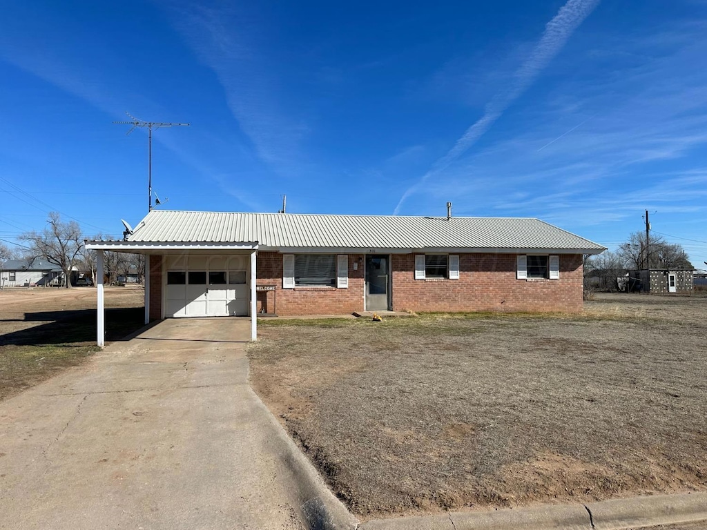 301 S Collins Ave, Tulia, TX 79088 | MLS# 24-3786 | Homes.com