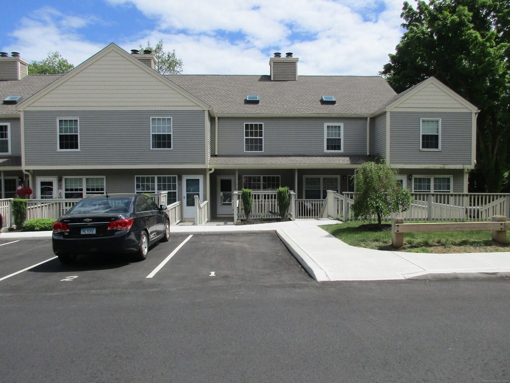 5 Manorwood Dr Unit 5, Branford, CT 06405 MLS 24021564