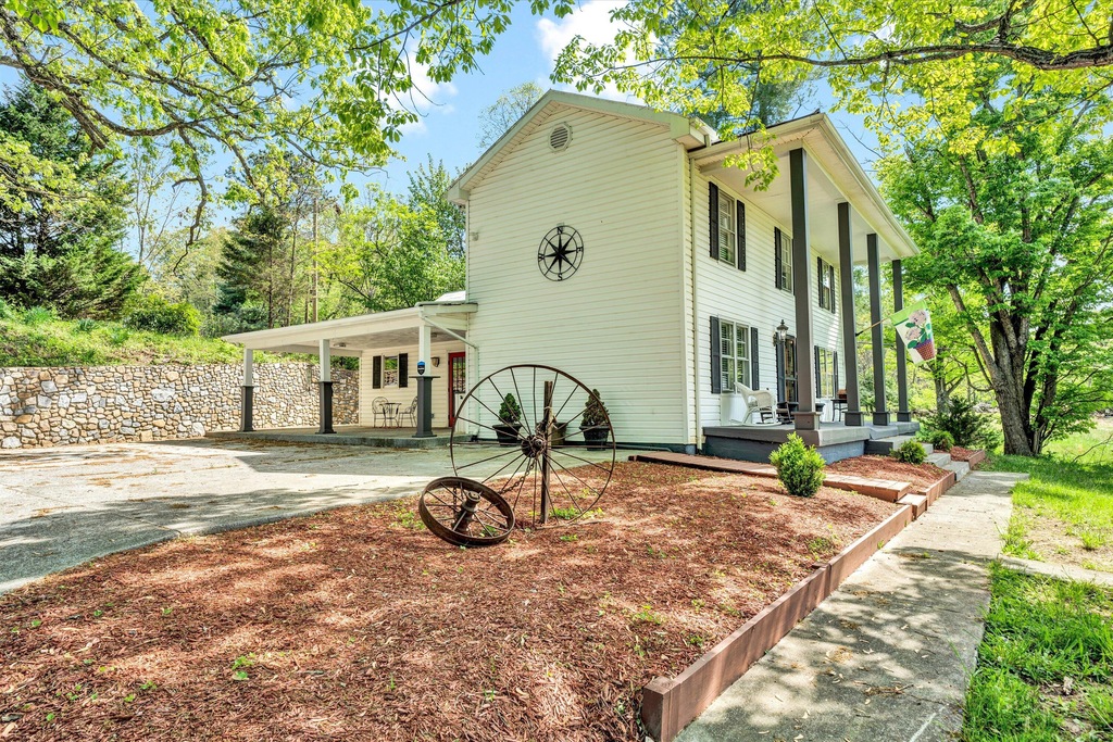 2238 Houston Mines Rd, Troutville, VA 24175 MLS 903943