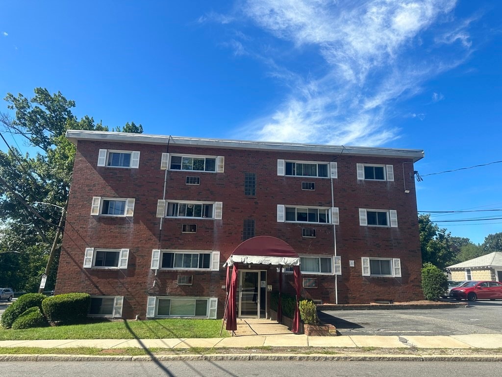 2 Lagrange St Unit 11, West Roxbury, MA 02132 MLS 73256066