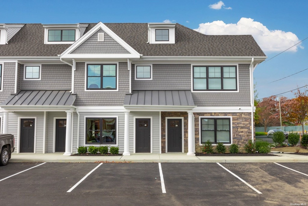 For Rent 266 Farmingdale Rd Unit 101, West Babylon, NY 11704