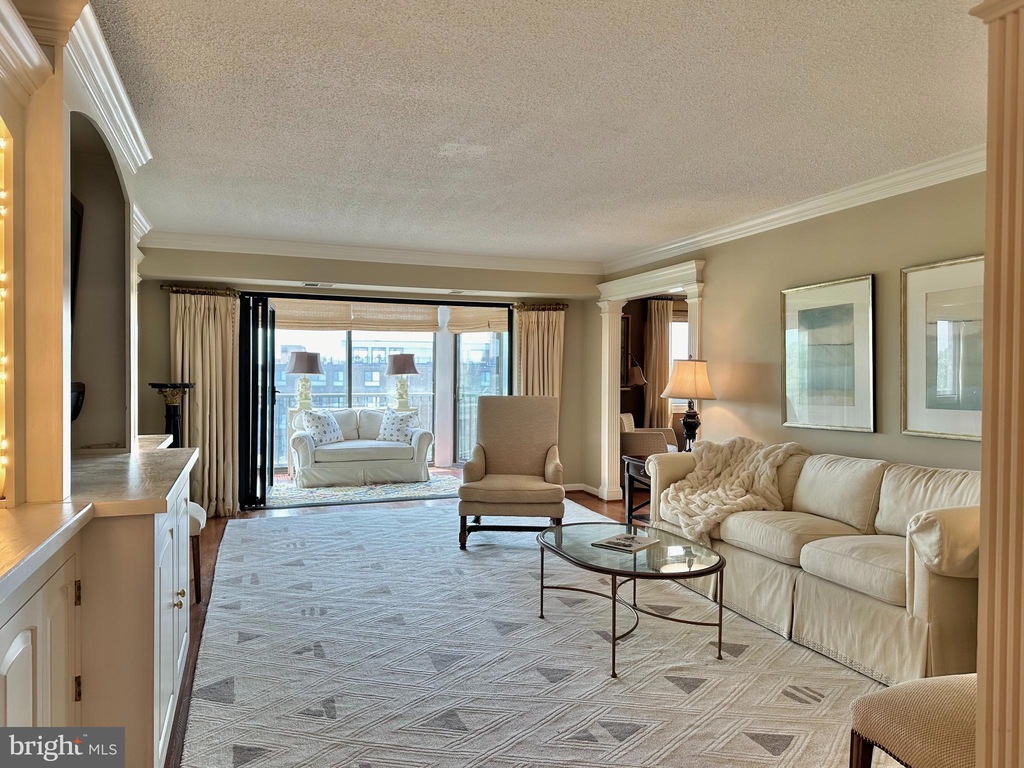 5904 Mount Eagle Dr Unit 618, Alexandria, VA 22303 MLS VAFX2188726